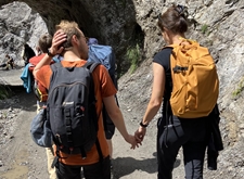 Alpenwandelaar en begeleider, hand in hand