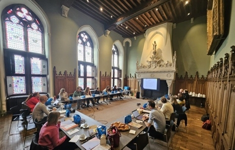 Uitwisseling van deskundigheid (LICHT) in een warme omgeving (LIEFDE): DAT ZIJN WIJ!